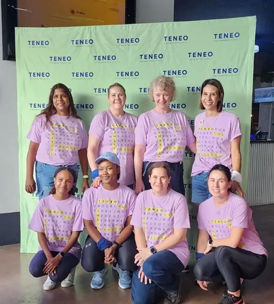 Teneo online school qualified teacher expert tutor giving individual learner support