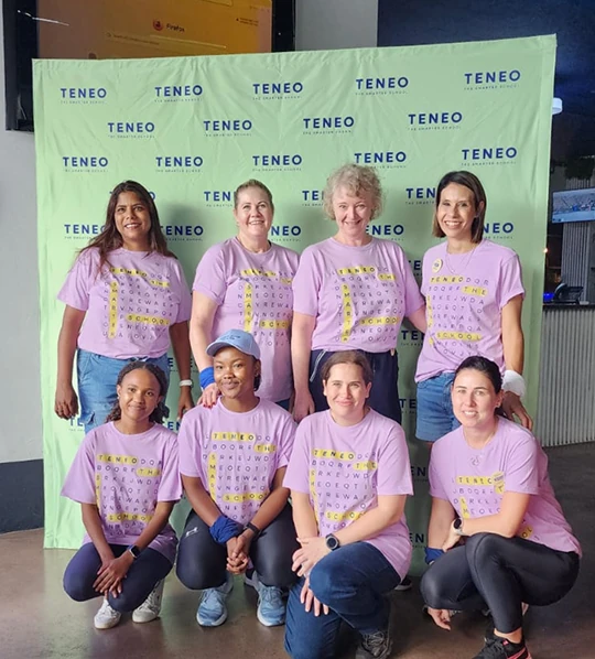 Teneo online school qualified teacher expert tutor giving individual learner support